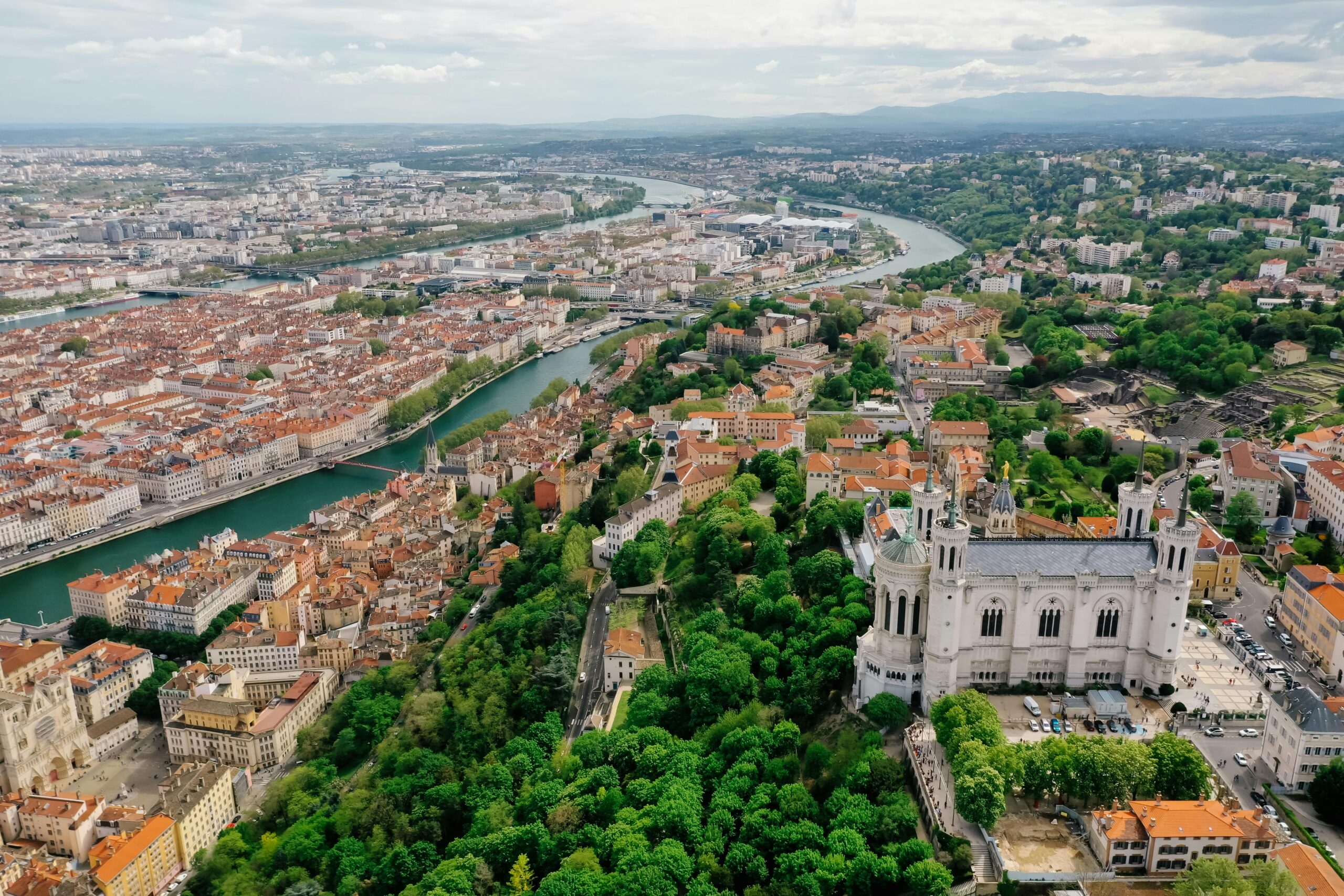 Où organiser un séminaire à moins de 2h30 de Lyon : 3 destinations idéales