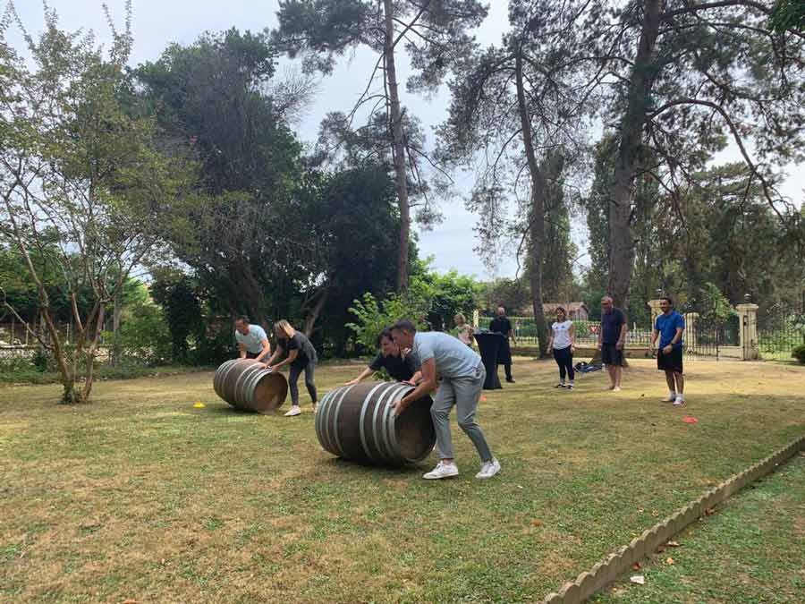 olympiades viticoles koh lanta à lyon team building activité de cohésion de groupe